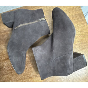 J Jill Short Boots Size 8.5 Brown Leather Suede Round Toe Zip Block Heel EUC